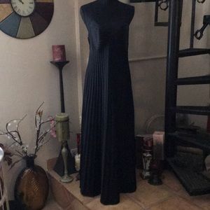 Vintage Sophisticated & Sexy Black Pleated Long Maxi Nightgown Slip Dress Night